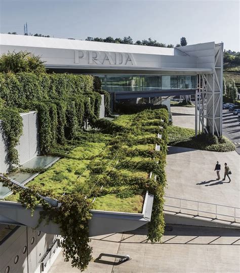 prada nuova sede arezzo|Green e high tech, “Prada guarda ai prossimi 50 anni”.